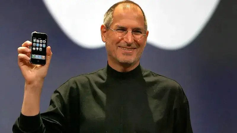 Steve Jobs giới thiệu iPhone lần đầu tiên